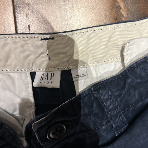 GAP Shorts with an IZOD Stretch Extensible button up shirt SIZE: 10 - Picture 3 of 4